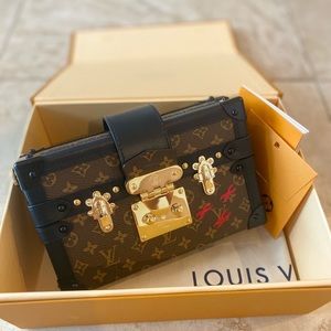 Louis Vuitton Petite Malle